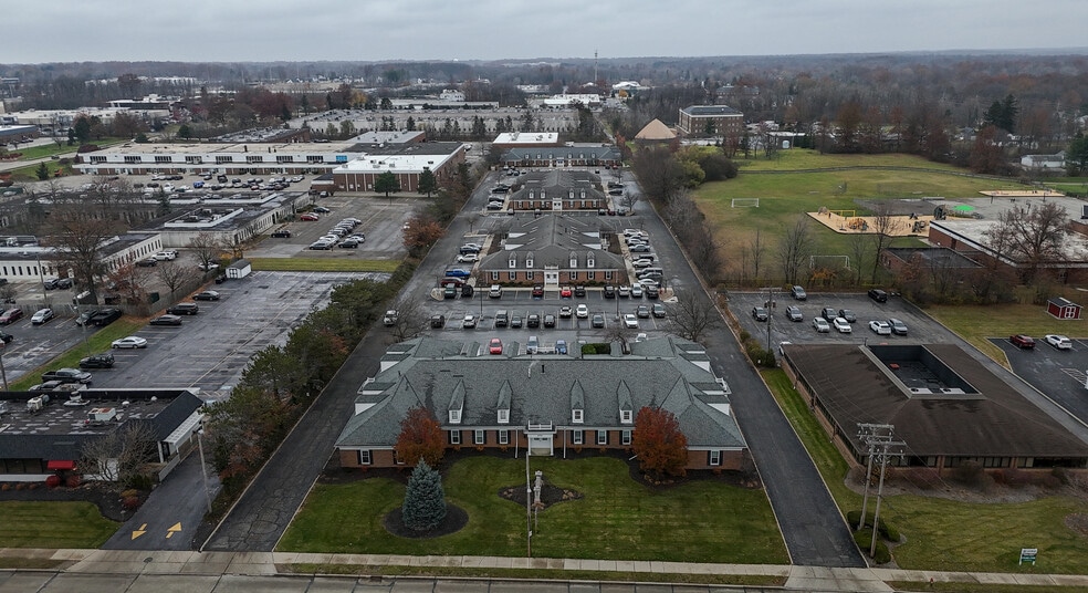 6555 Wilson Mills Rd, Mayfield Village, OH for lease - Building Photo - Image 2 of 18