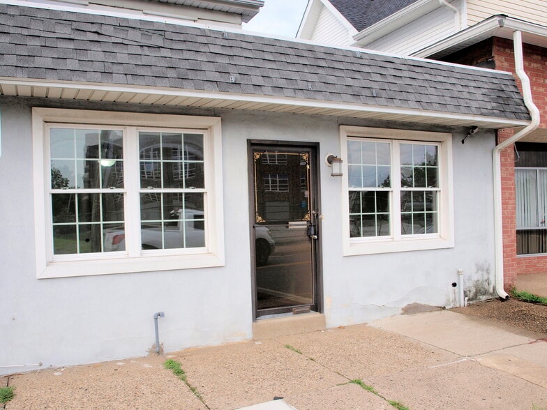 209 Bridgeboro St, Riverside, NJ for lease - Building Photo - Image 3 of 12