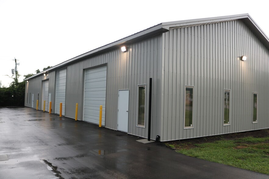 13910 Century Ln, Grandview, MO for lease - Building Photo - Image 2 of 3