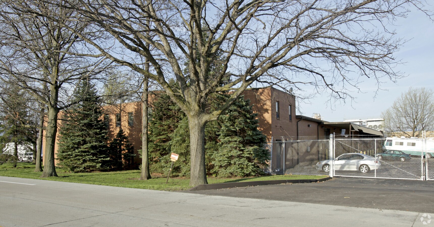 7373 Hazelwood Ave, Hazelwood, MO 63042