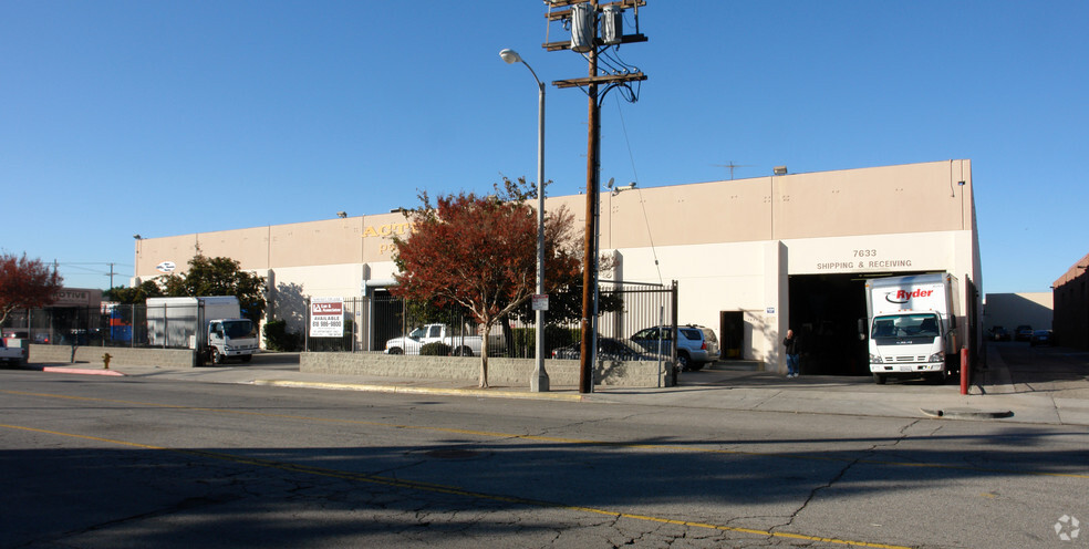 7631 Haskell Ave, Van Nuys, CA for lease - Building Photo - Image 3 of 10