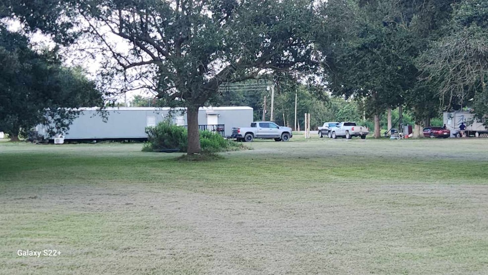 31518 Highway 11, Buras, LA for sale - Primary Photo - Image 1 of 3