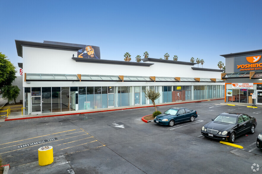 1075 N Western Ave, Los Angeles, CA for lease - Building Photo - Image 2 of 15