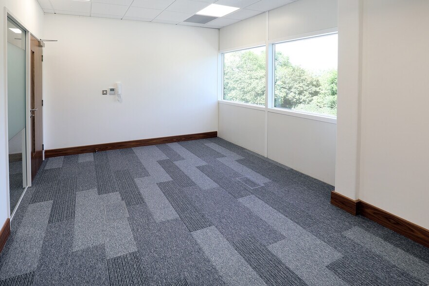 Sunrise Pky, Milton Keynes for lease - Interior Photo - Image 3 of 6