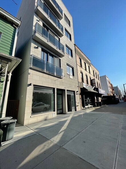 30-79 31st St, Astoria, NY for sale - Building Photo - Image 1 of 1