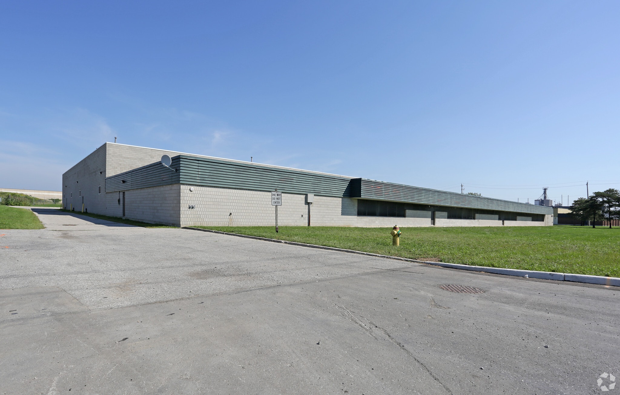 960 Green Valley Rd, London, ON for sale Primary Photo- Image 1 of 1