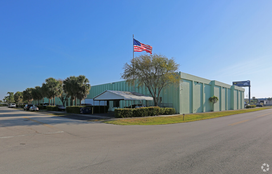 3300-3390 SW 13th Ave, Fort Lauderdale, FL for lease - Primary Photo - Image 1 of 2