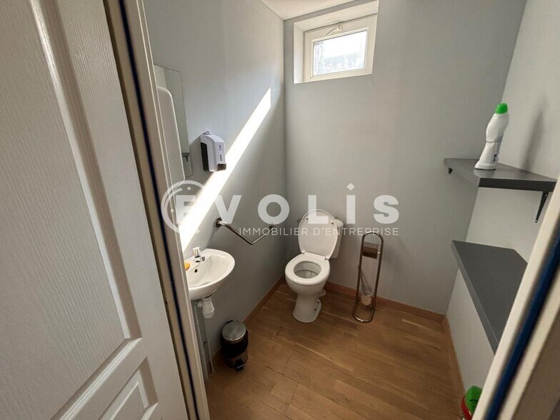 Retail in Amiens for sale - Interior Photo - Image 3 of 4