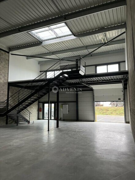 Flex in Saran for sale - Building Photo - Image 2 of 5