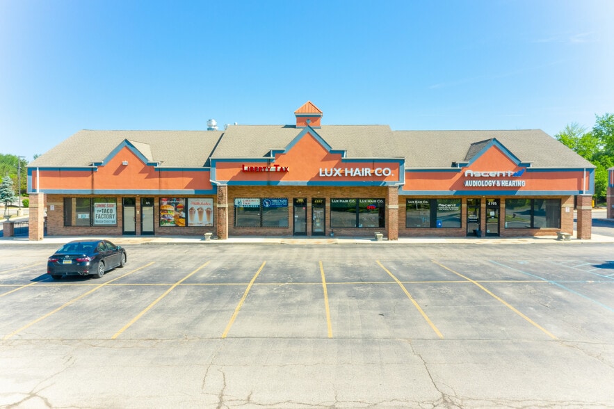 4171-4235 Canton Center Dr, Canton, MI for lease - Building Photo - Image 3 of 15