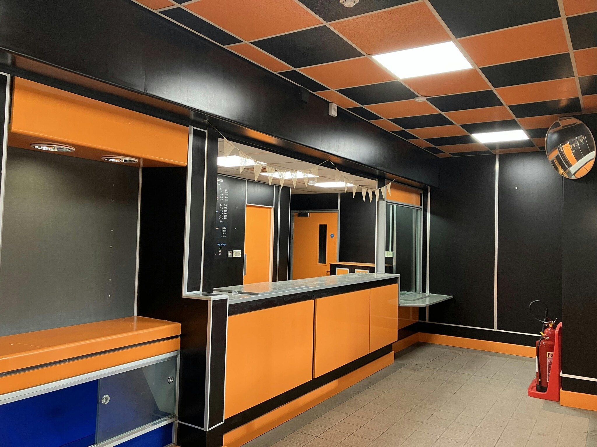 Benton Ln, Newcastle Upon Tyne for lease Interior Photo- Image 1 of 7