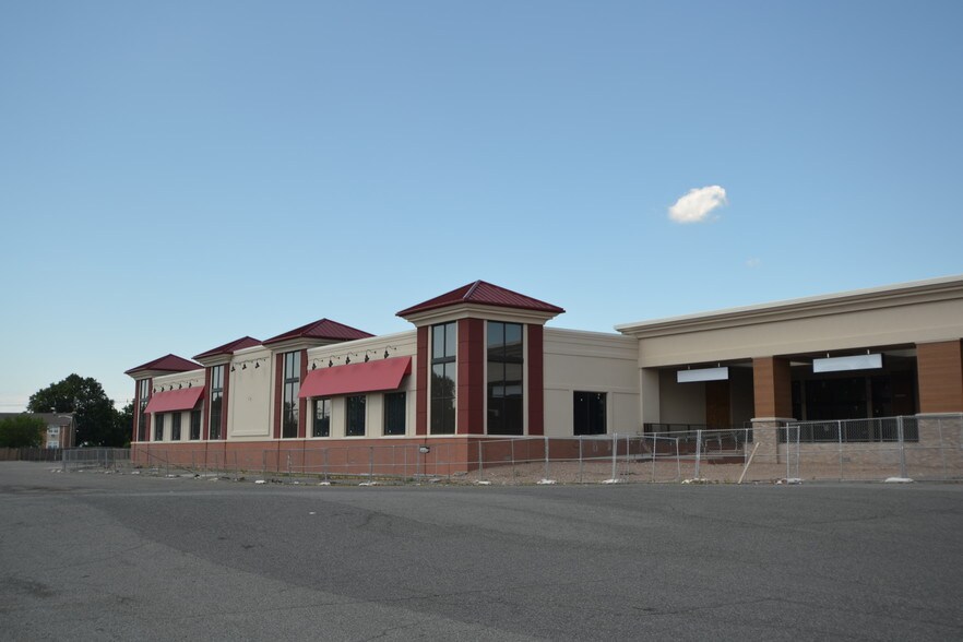 260 Bergen Tpke, Little Ferry, NJ 07643