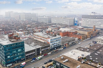 9140-9160 Boul Saint-Laurent, Montréal, QC - AERIAL map view