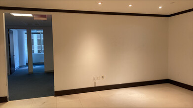 805 Third Ave, New York, NY for lease Interior Photo- Image 2 of 6