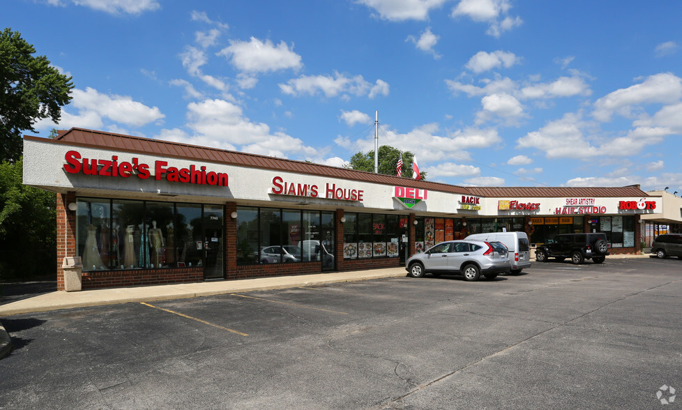 7740-7752 N Milwaukee Ave, Niles, IL for lease - Building Photo - Image 1 of 4