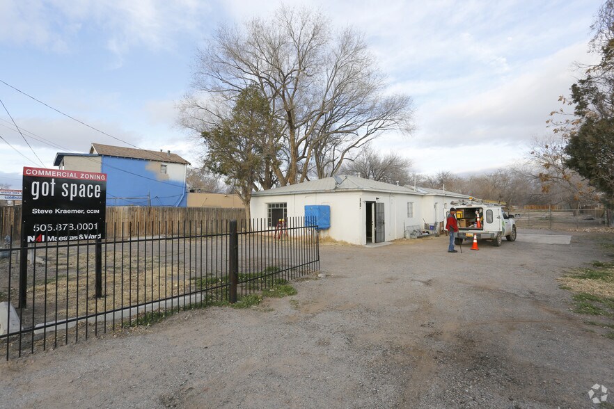 2814 Isleta Blvd SW, Albuquerque, NM 87105