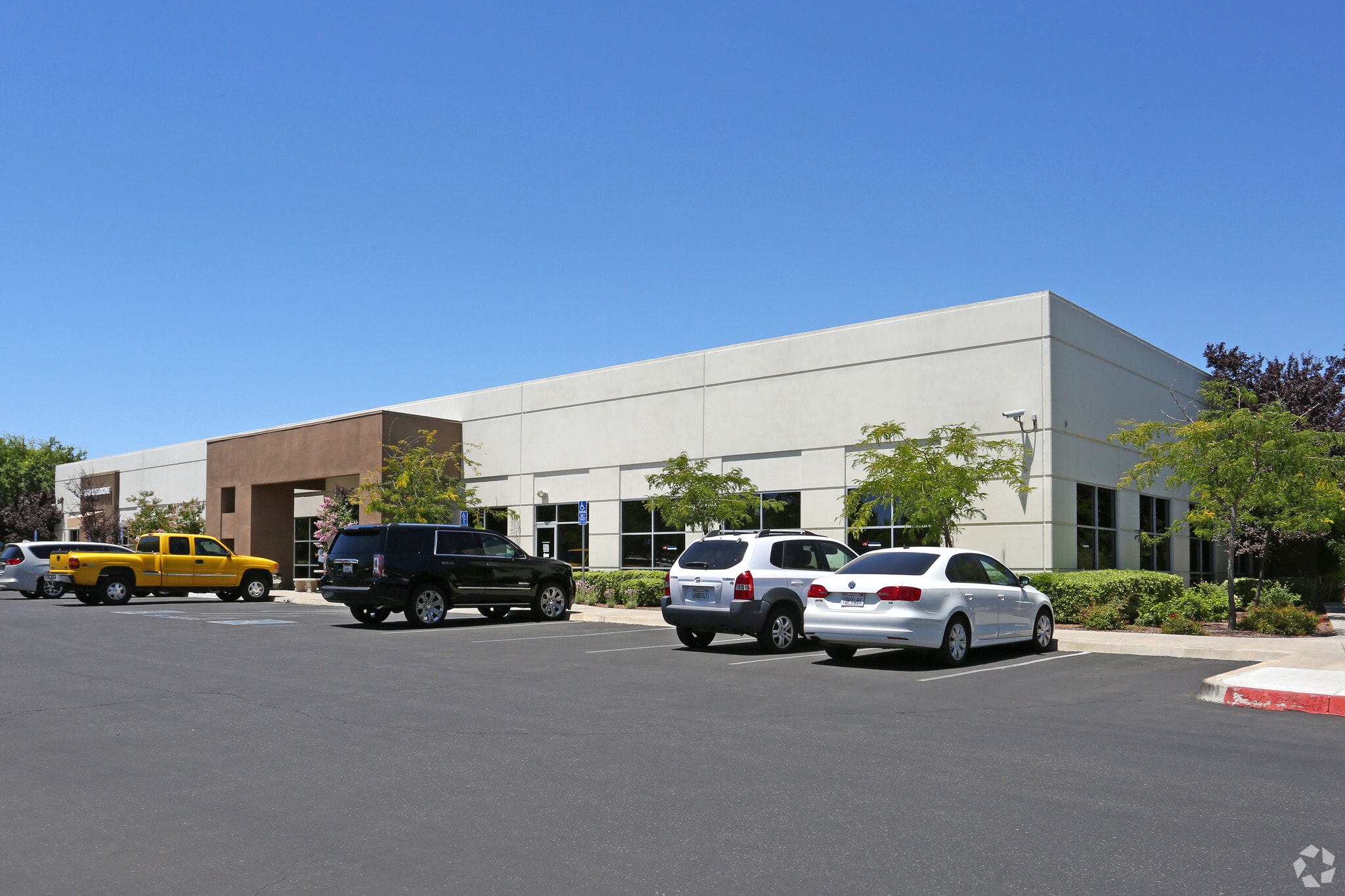 7355 N Palm Ave, Fresno, CA for sale Primary Photo- Image 1 of 1