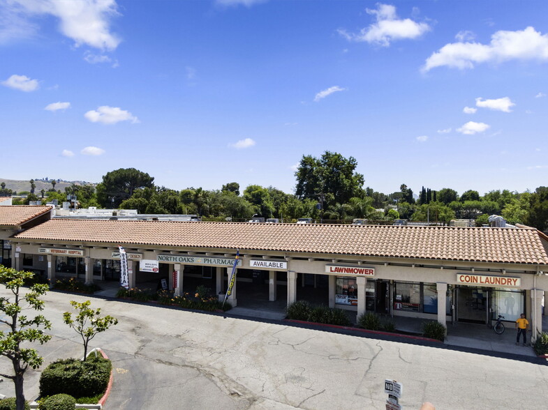 950-1086 E Avienda Dlos Arboles, Thousand Oaks, CA for lease - Building Photo - Image 3 of 21