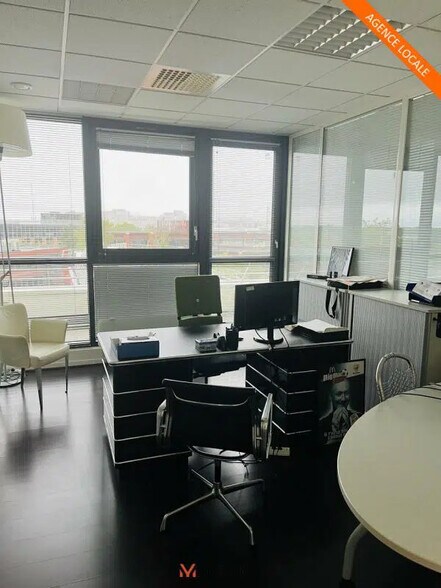 Office in Guyancourt for lease - Building Photo - Image 1 of 5