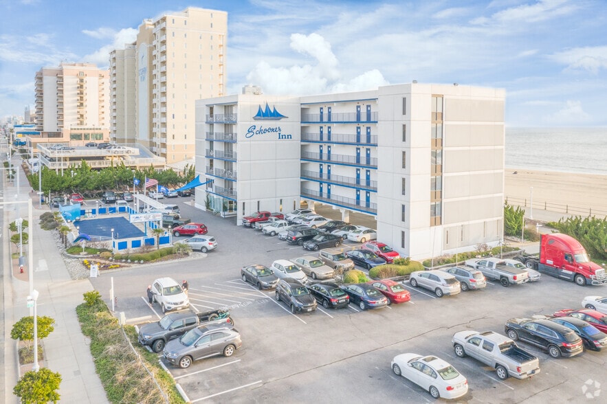 215 Atlantic Ave, Virginia Beach, VA for sale - Building Photo - Image 3 of 8