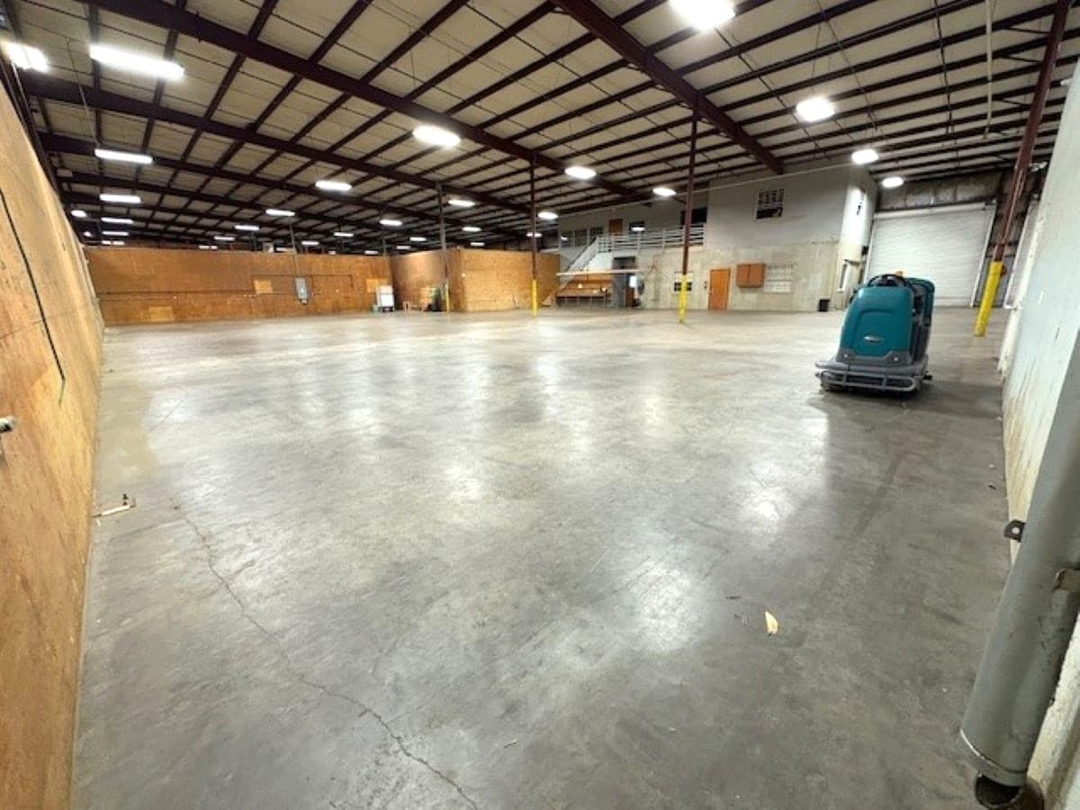 1750 South Ln, Mandeville, LA for lease Interior Photo- Image 1 of 43