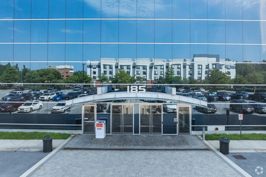 185 Admiral Cochrane Dr, Annapolis, MD for lease - Building Photo - Image 3 of 5
