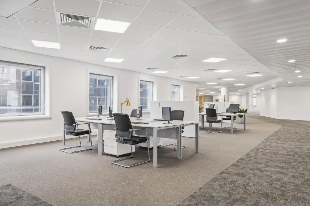 2 Place Des Vosges, Courbevoie for lease Building Photo- Image 1 of 12