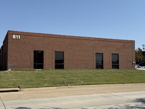 811 E Plano Pky, Plano, TX for lease Building Photo- Image 1 of 2