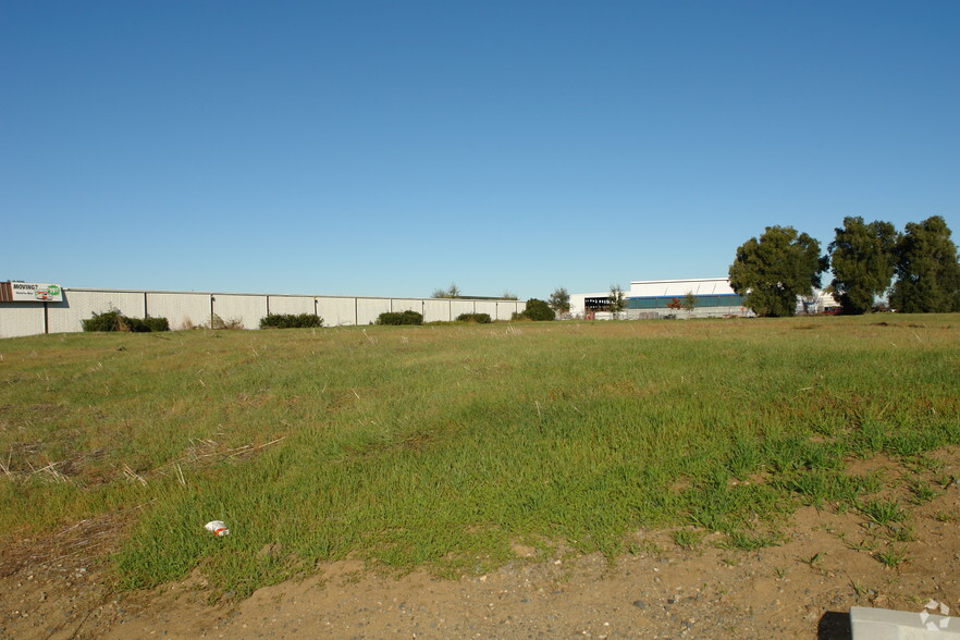 1405 N 1st St, Dixon, CA for sale - Primary Photo - Image 1 of 3