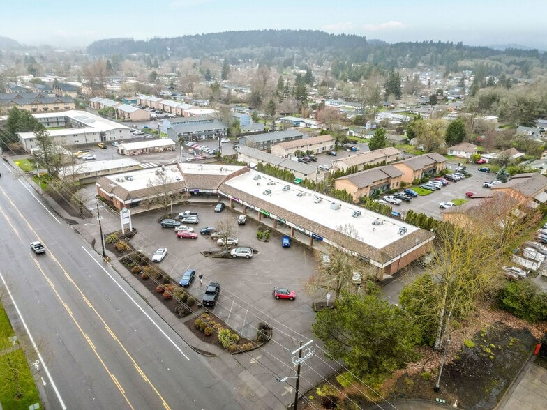 919-935 NW Circle Blvd, Corvallis, OR for lease - Building Photo - Image 3 of 9