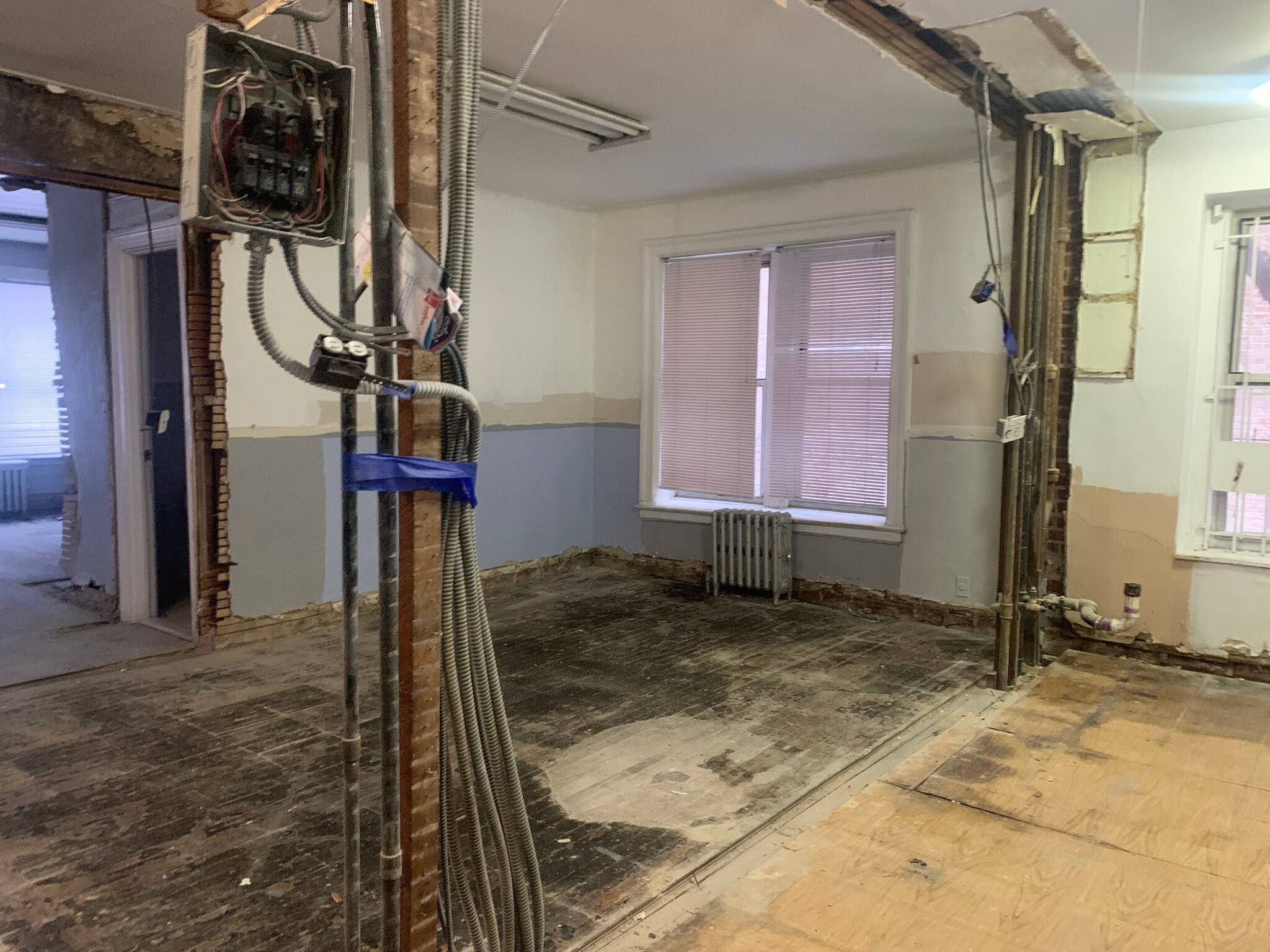 80-20 Broadway, Flushing, NY for lease Interior Photo- Image 1 of 5