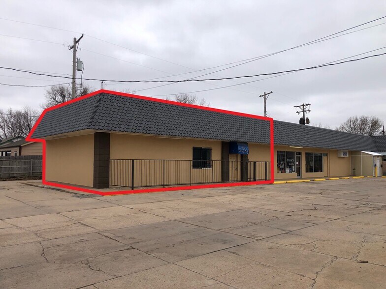 15011527 E Pawnee St, Wichita, KS 67211