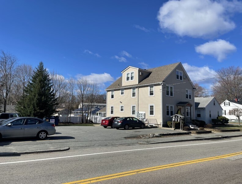 234 Smithfield Rd, North Providence, RI for sale Primary Photo- Image 1 of 1