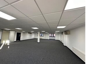 22 Station Rd, Gerrards Cross for lease Interior Photo- Image 1 of 2