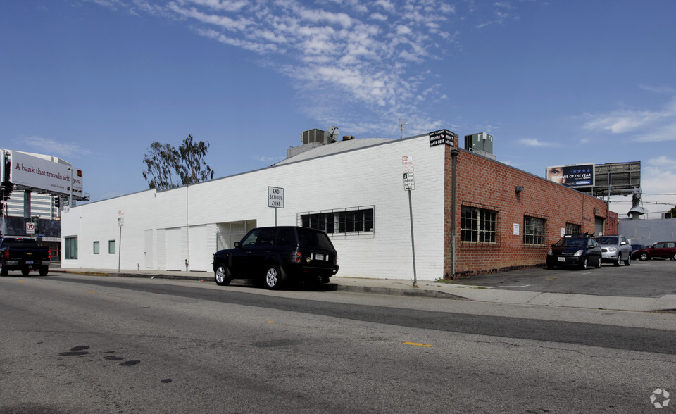 12434-12436 Santa Monica Blvd, Los Angeles, CA for lease - Building Photo - Image 2 of 2