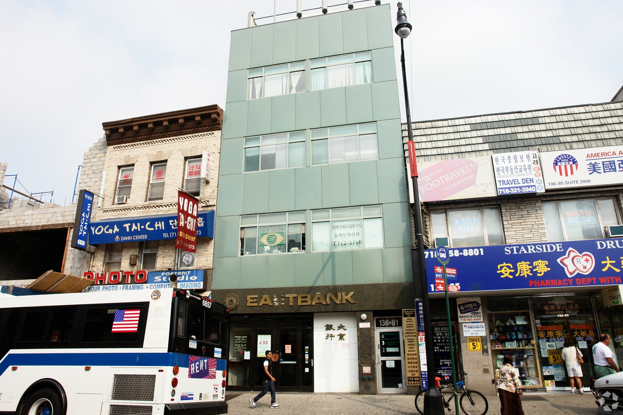 13681 Roosevelt Ave, Flushing, NY for lease Building Photo- Image 1 of 9