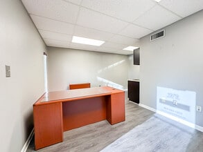 1979 E Edgewood Dr, Lakeland, FL for lease Interior Photo- Image 1 of 18