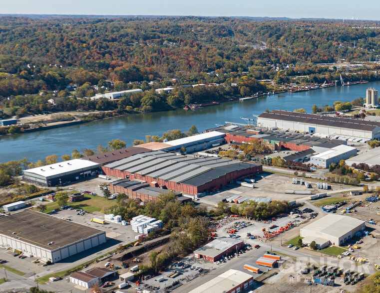 111 Leetsdale Industrial Dr, Leetsdale, PA for lease - Building Photo - Image 2 of 8