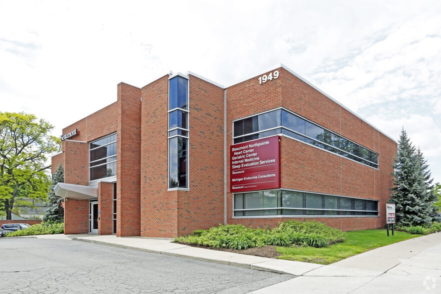 1949 W 12 Mile Rd, Berkley, MI for lease - Building Photo - Image 1 of 10