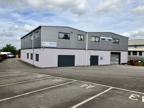 Oxford Rd, Cleckheaton for lease Building Photo- Image 1 of 1