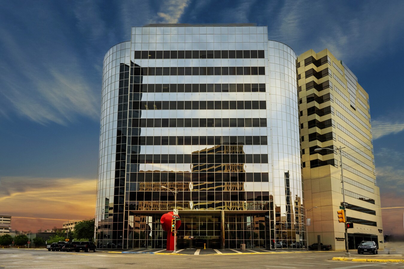 300 N Marienfeld St, Midland, TX 79701