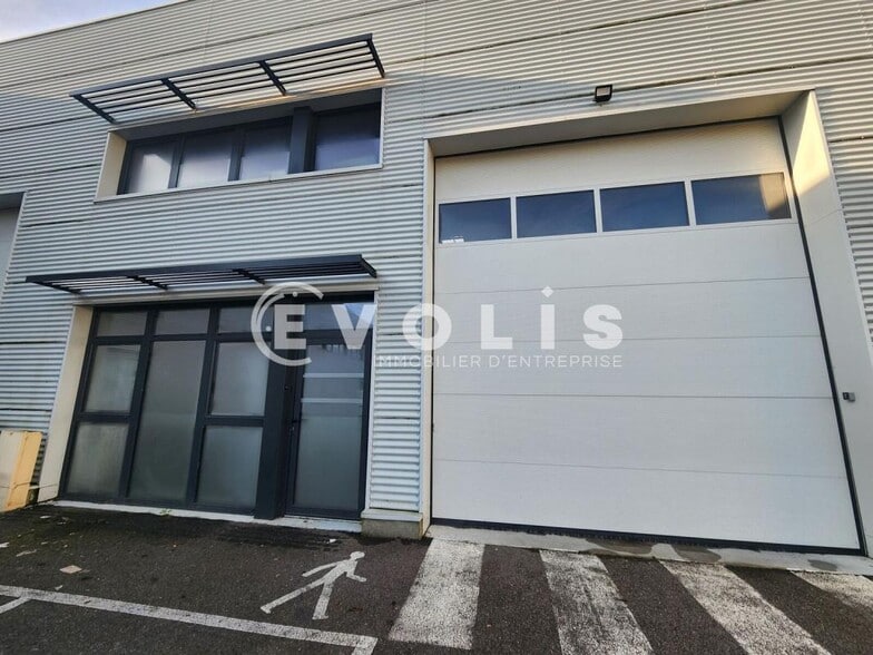 44 Rue De L'Avenir, Genas for lease - Building Photo - Image 2 of 16