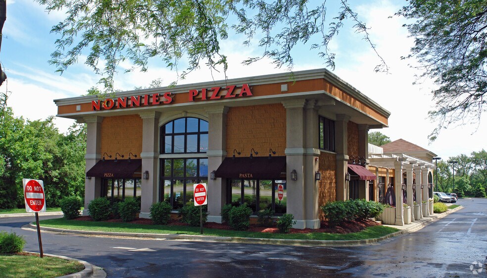 1565 W 75th St, Woodridge, IL for sale - Building Photo - Image 1 of 17