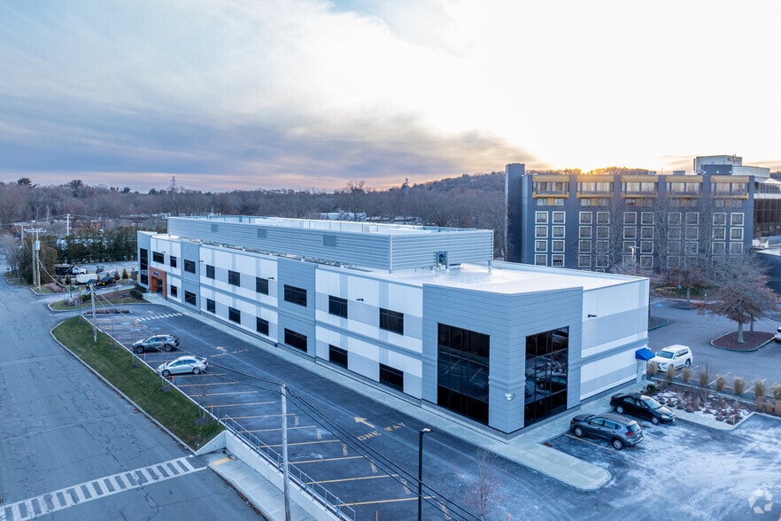 3 Dean Rd, Natick, MA for lease - Building Photo - Image 2 of 4
