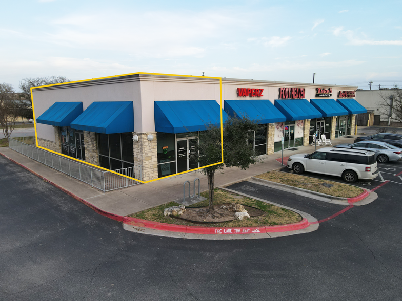 1050 N Lakeline Blvd, Cedar Park, TX for lease - Building Photo - Image 3 of 4