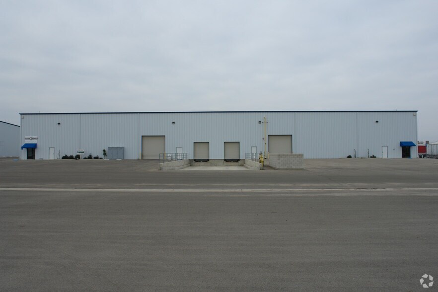7249 W Goshen Ave, Visalia, CA for sale - Primary Photo - Image 1 of 1