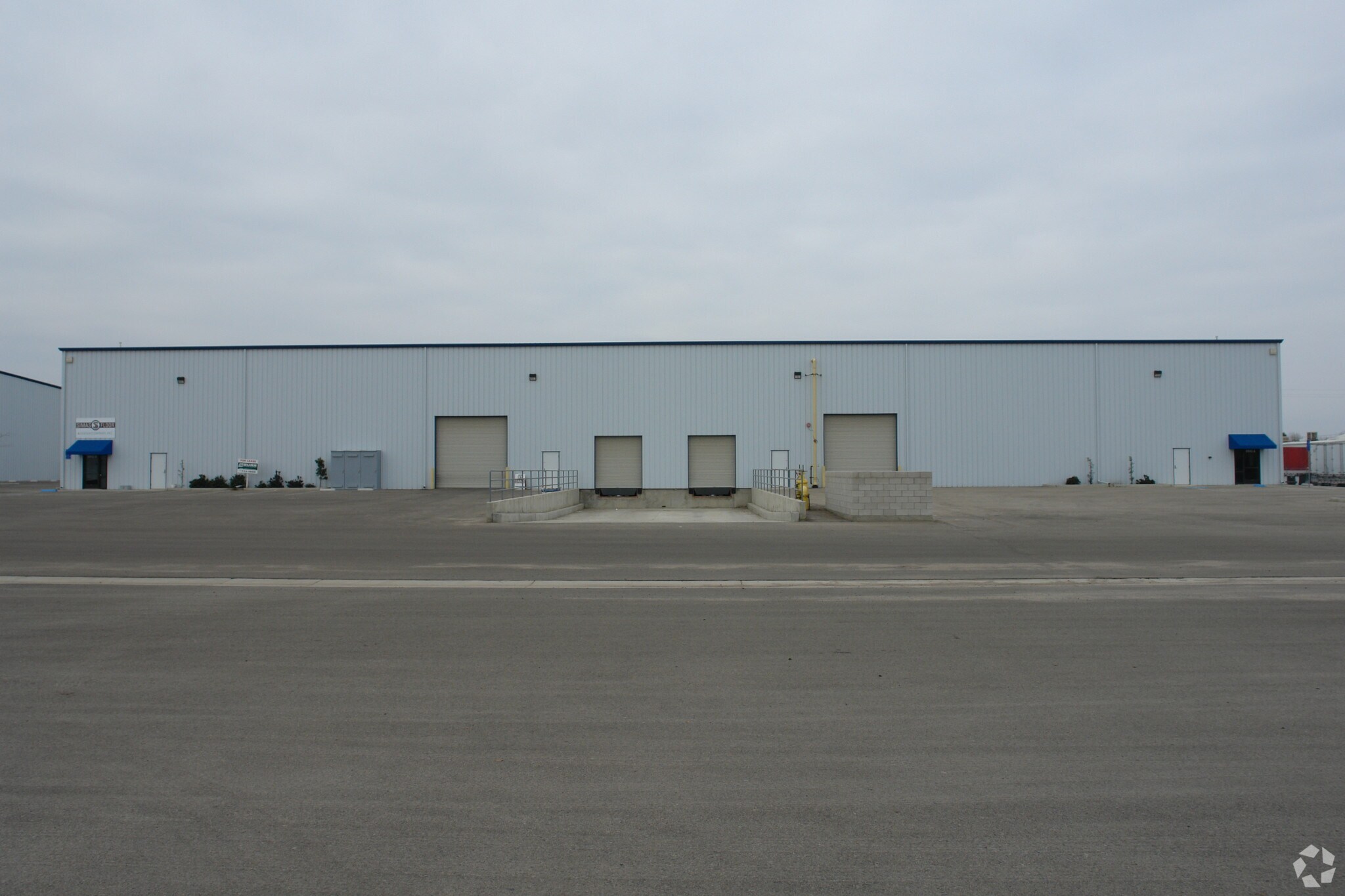 7249 W Goshen Ave, Visalia, CA for sale Primary Photo- Image 1 of 1