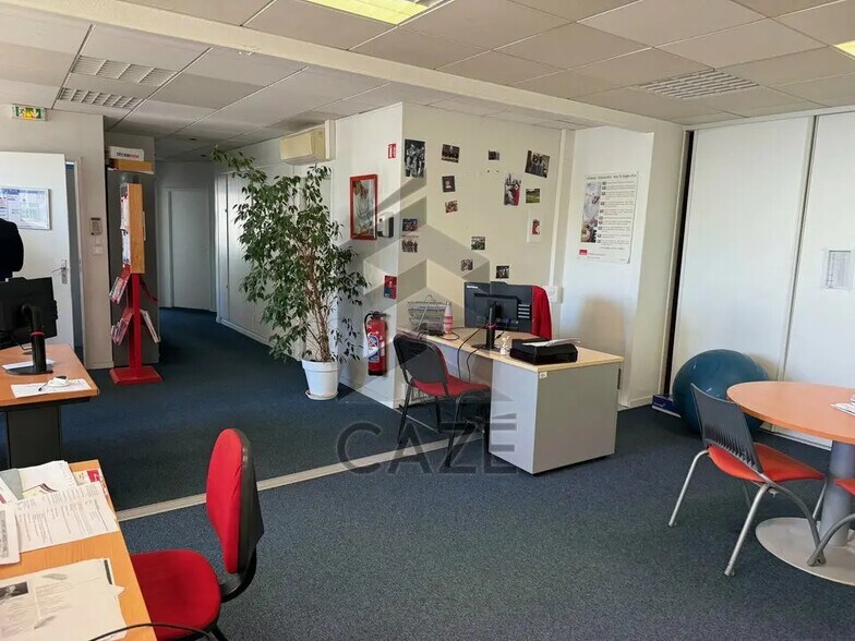 Office in Bruges for lease - Interior Photo - Image 2 of 5