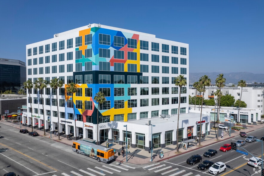 5200 Lankershim Blvd, North Hollywood, CA for lease - Building Photo - Image 3 of 43