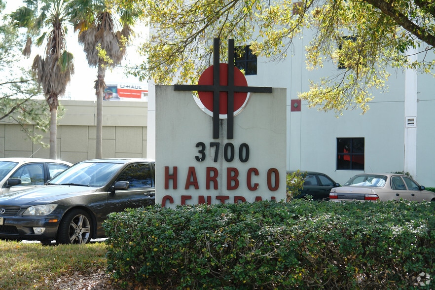 3700 34th St, Orlando, FL for lease - Building Photo - Image 2 of 17